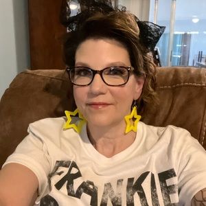 Meet your Posher, Liz